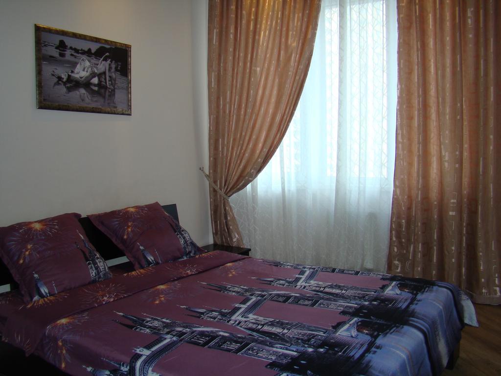 Pleasure Apartment Near Center Of Odessa Esterno foto