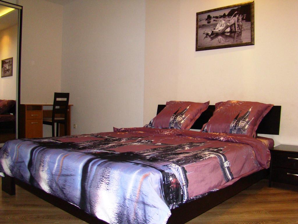 Pleasure Apartment Near Center Of Odessa Esterno foto