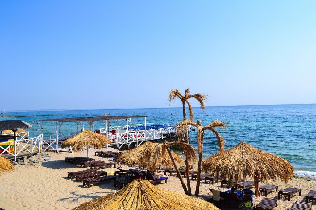 Pleasure Apartment Near Center Of Odessa Esterno foto