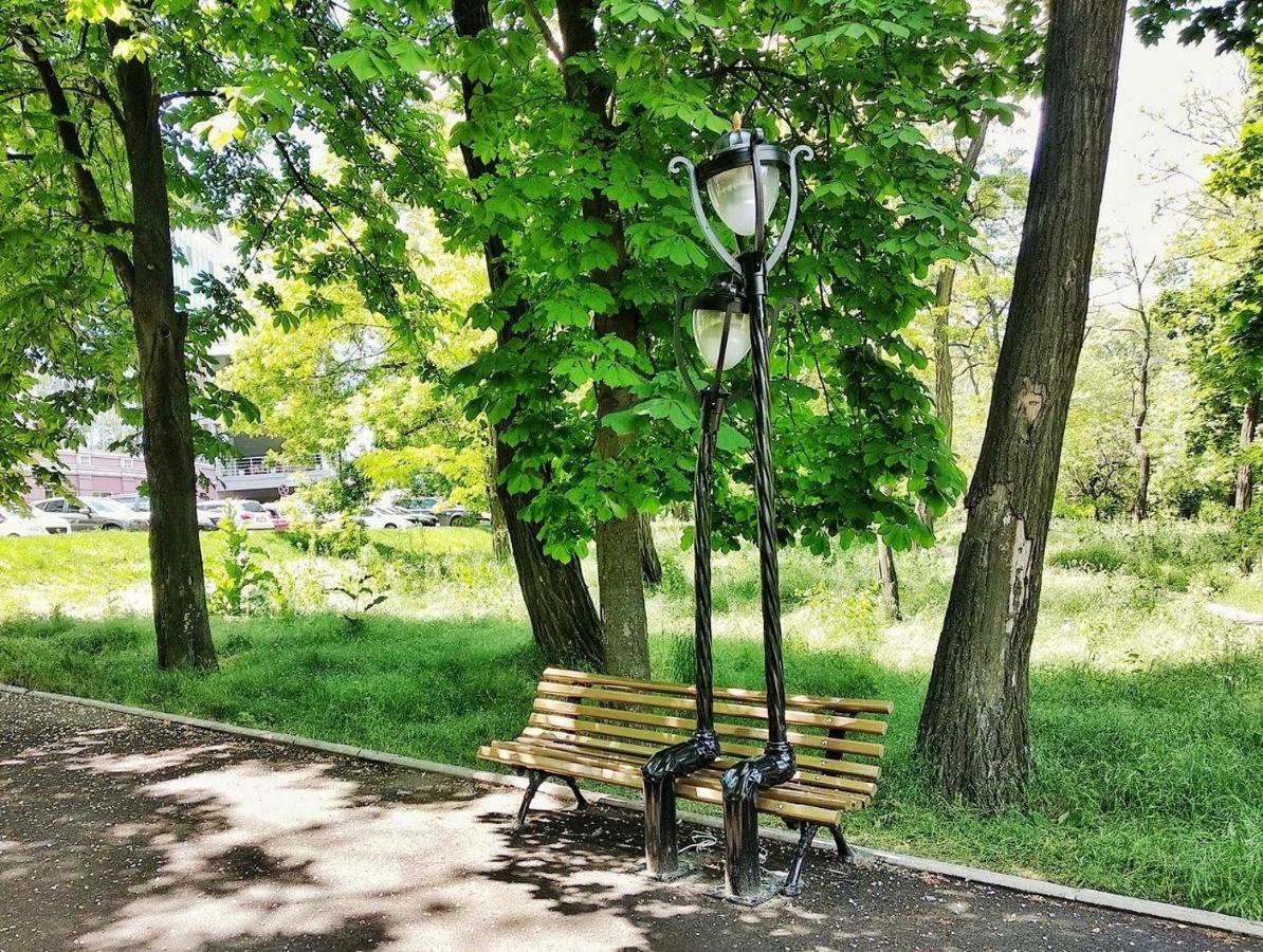 Pleasure Apartment Near Center Of Odessa Esterno foto